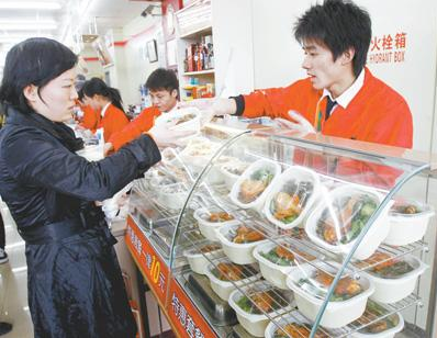 门店总数已超10万家 便利店如何让夜间消费更便利?
