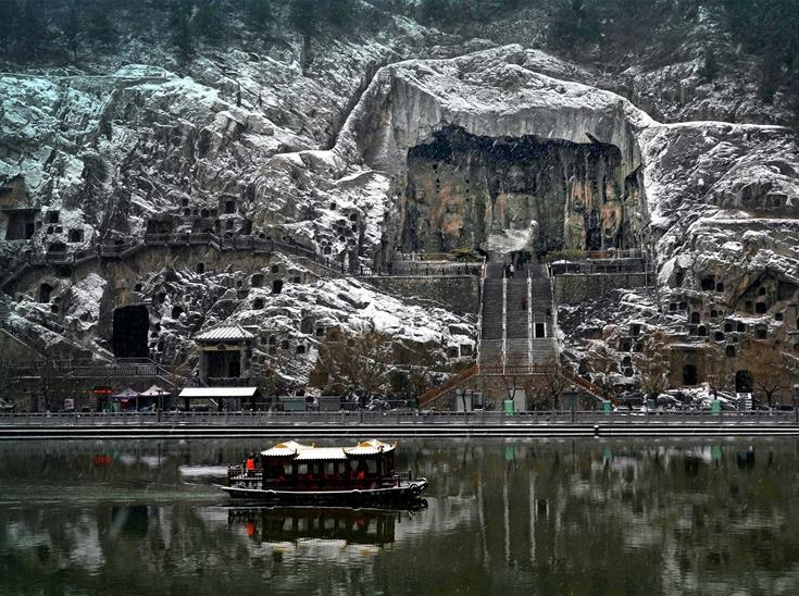 “水墨”龙门