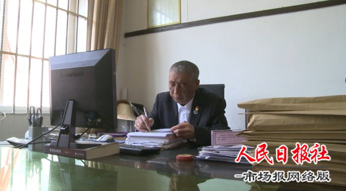 最美志愿者吴强中：真情为民化解千千结