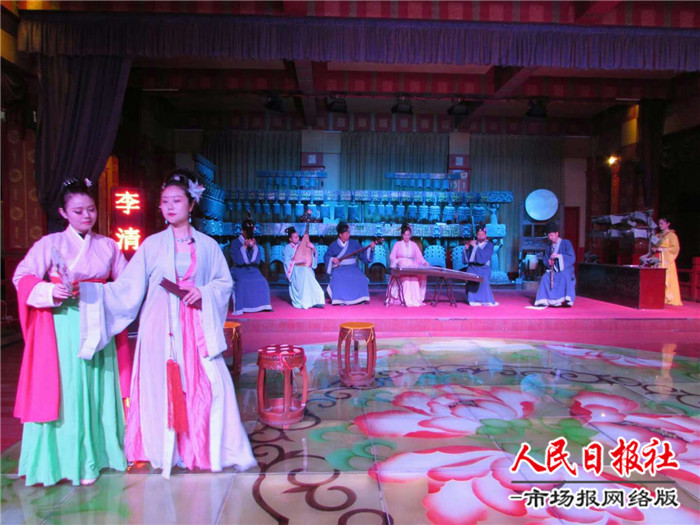  清明文化节开封《宋词乐舞》在清明上河园宝津楼精彩演出