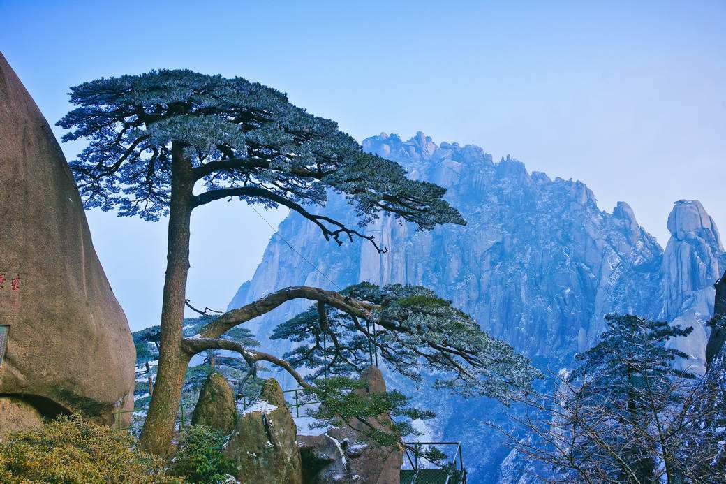 黄山风景区实施首次有偿救援