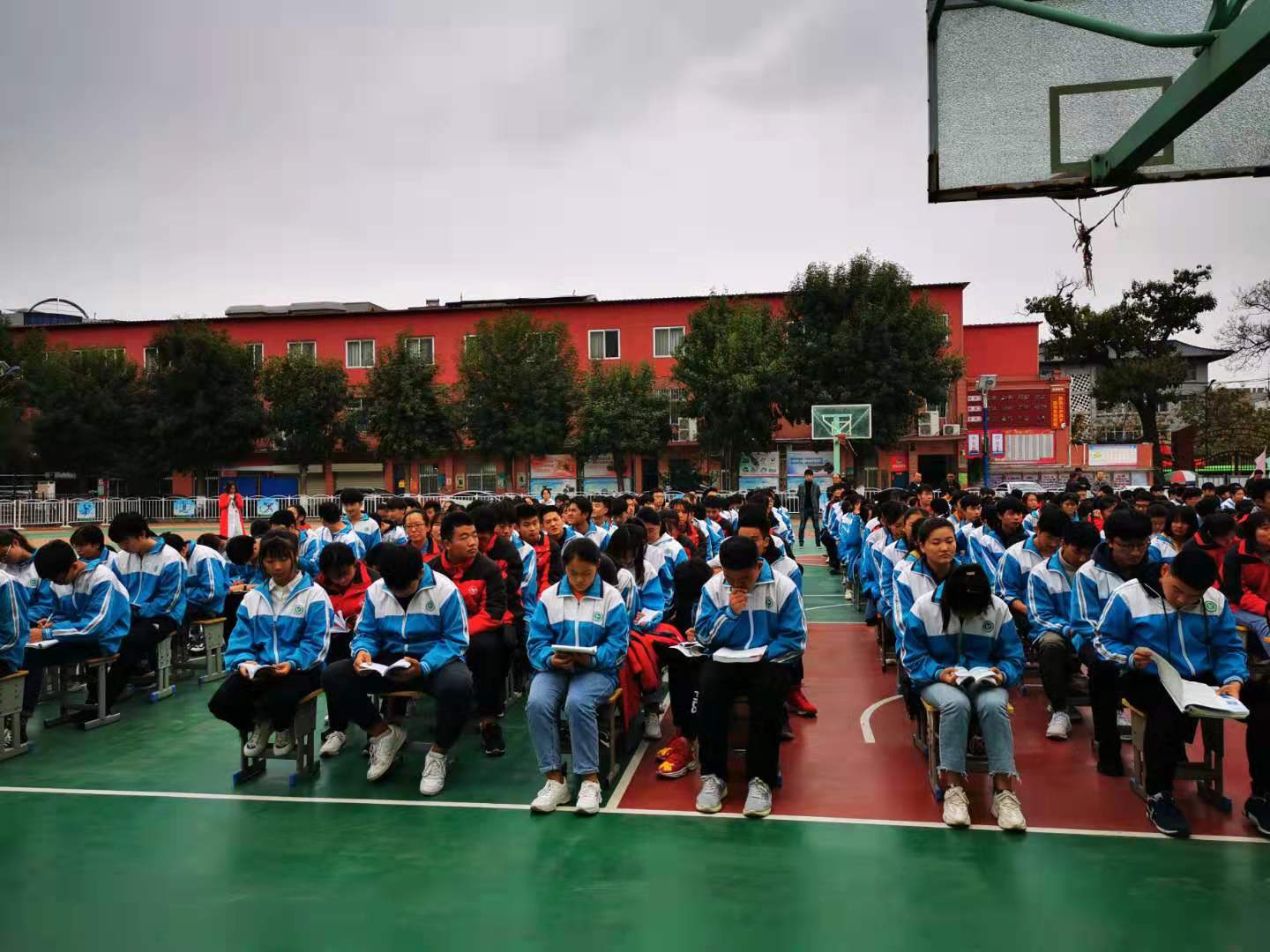 开封市第七中学举行2019年秋季学期“法制报告会”