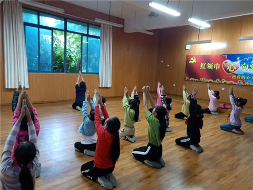 阳光学院走进亭江第二中心小学支教播种梦想