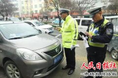 商丘交警一大队：清理路障，还路于民!