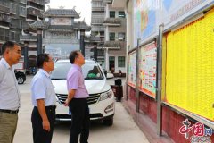 浓浓尊师情 拳拳重教心——韦德斌看望慰问一线教师