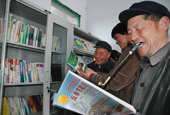   老乡文化需求 如何更好满足 农家书屋找回人气