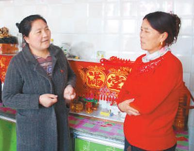 人大代表赵会杰:找到好出路 带动全村富