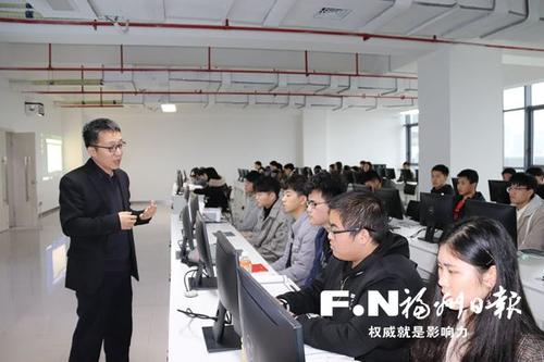  滨海新城微软创新学院揭牌 拟在3年内培养1.2万名人才