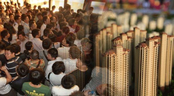     深圳又通宵排队抢房!人山人海突然销售叫停，背后是何隐情