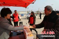   开封中院开展“3·5”学雷锋普法志愿服务活动