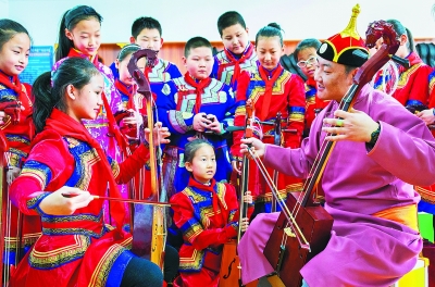 开设民族特色课程 弘扬传承民族文化