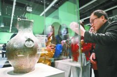  “吴王夫差”青铜剑正在国博展出