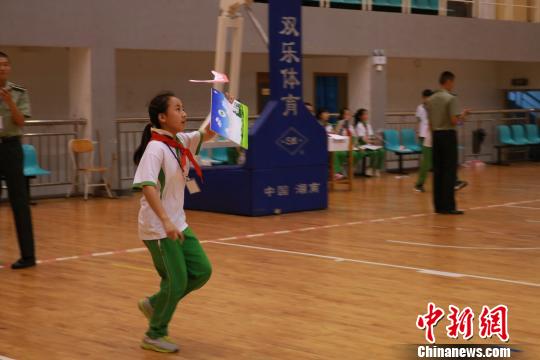 飞翼滑翔机冲浪竞时赛。　李子豪 摄
