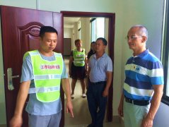 柳州铁二中：看望慰问驻村工作队员，助力打赢脱贫攻坚战