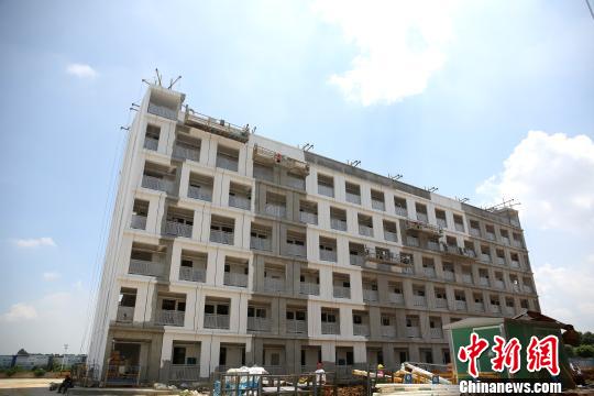 使用新型墙材——轻质隔墙板的装配式建筑。　朱柳融 摄