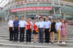 西安医学院附属宝鸡医院左明武、程娟主任医师荣获宝鸡市优秀医师荣誉称号  