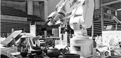 浙大学生研发茶道机器人 会泡茶还能唱小曲