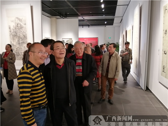 象州籍书画艺术家优秀作品巡展在南宁开幕
