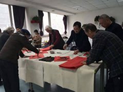 书法艺术家到建邺区社会福利院送祝福