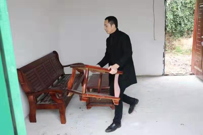 政府牵线搭桥，企业热心帮助，困难群众新年住新房不是梦
