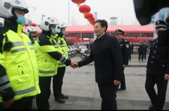【大年初一】商丘市市长张建慧看望慰问一线执勤民警、辅警