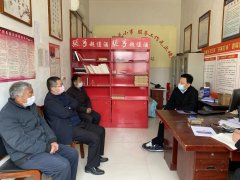 河南商丘：市委网信办主任侯公涛到宁陵县赵村乡开展“三·五”基层工作日活动