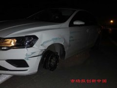 轮胎爆了擦出火花照样跑 酒驾上高速被指“神操作”