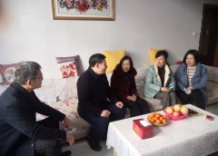 节前走访慰问 情暖老复员军人
